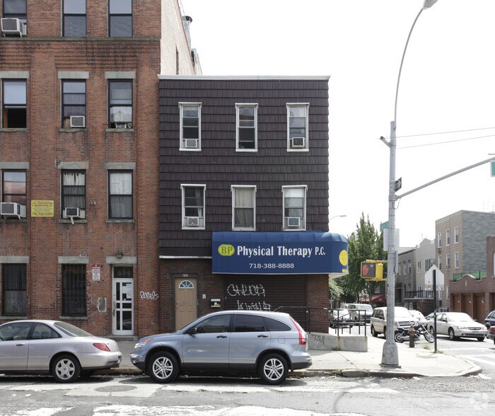 More Photos Of 690 Metropolitan Ave, Brooklyn Storefront Retail Residential For Lease