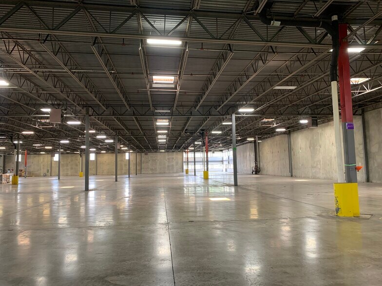 More Photos Of 3605 Independence Dr, Fort Wayne Warehouse For Sale