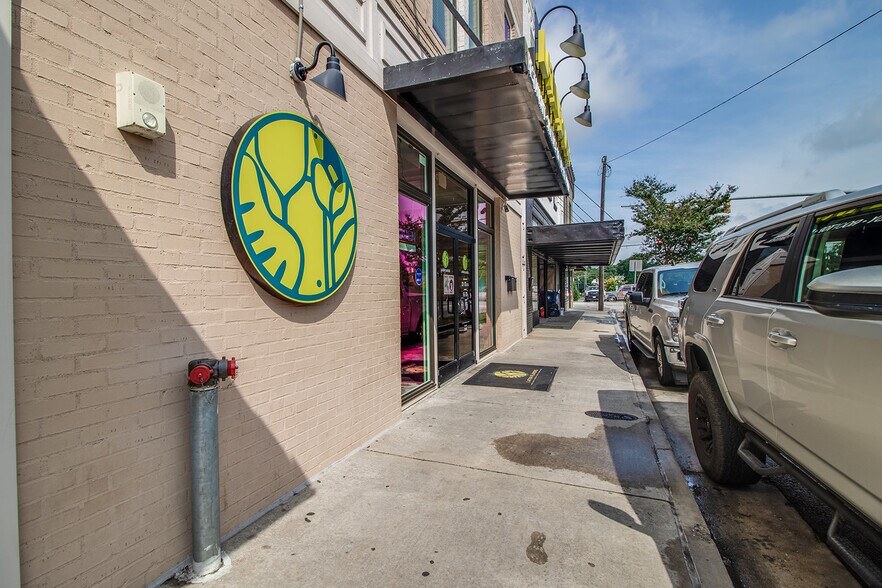 More Photos Of 21 E Athens St, Winder General Retail For Sale