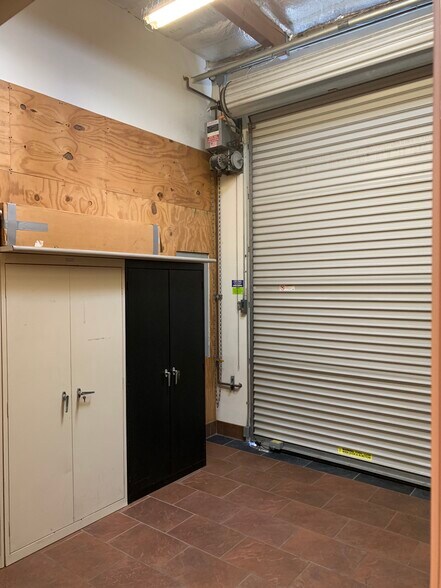 More Photos Of 2800 S Main St, Santa Ana Warehouse For Lease