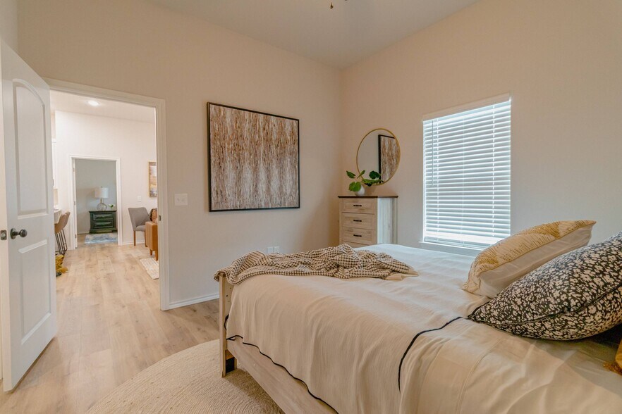 More Photos Of 167 Blue Bird Ln, Mineola Apartments For Sale