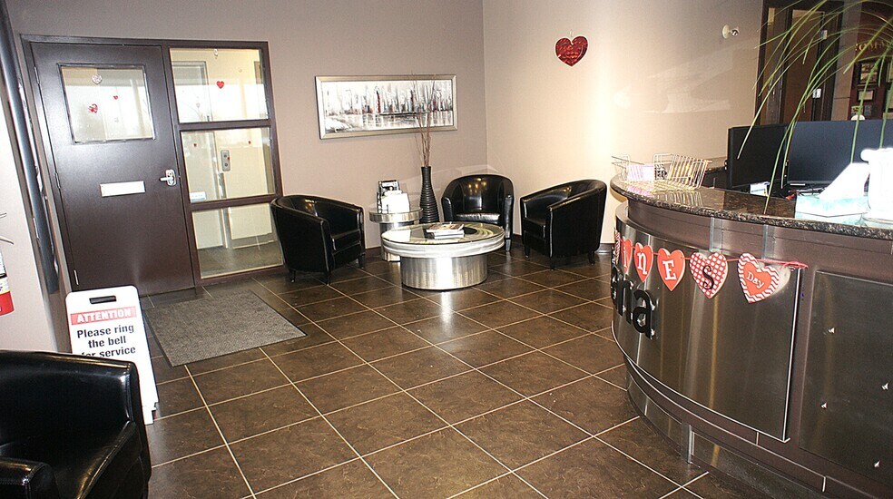 More Photos Of 9 Chippewa Rd, Sherwood Park Office For Lease