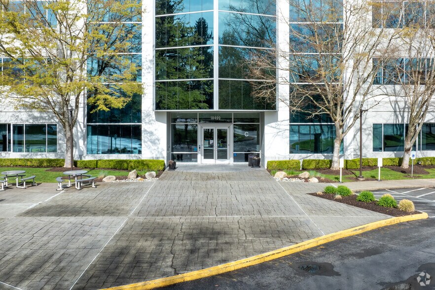 More Photos Of 18400 NE Union Hill Rd, Redmond Office For Lease