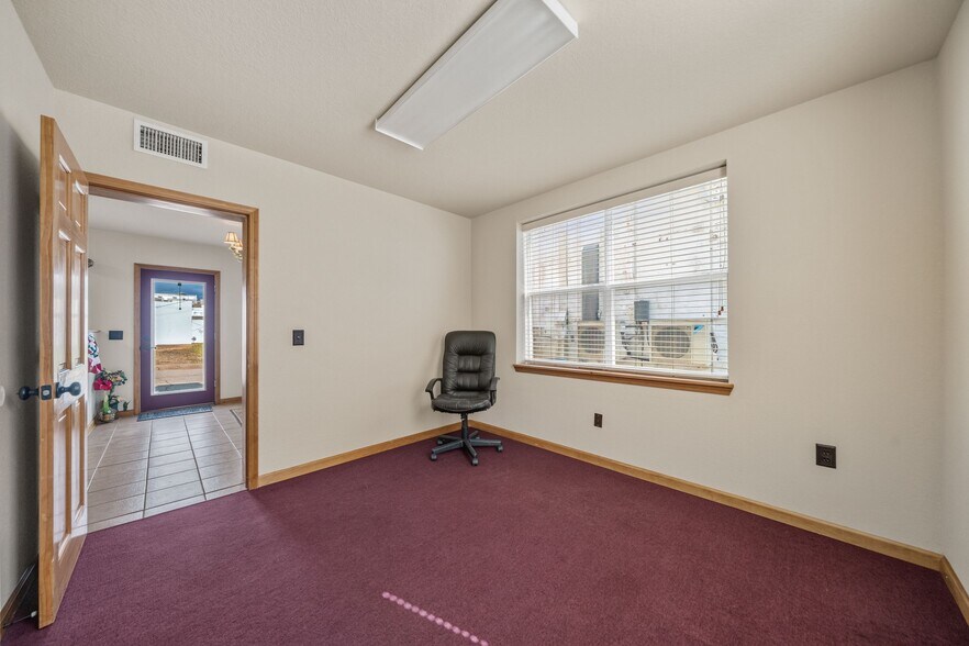 More Photos Of 104 N 3rd St, Heber Springs Office For Sale