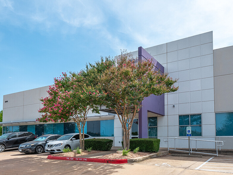 Primary Photo Of 8200 Cross Park Dr, Austin Light Distribution For Lease