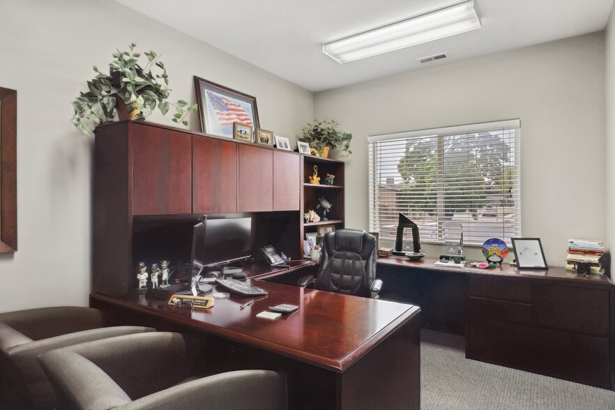 More Photos Of 177 E Fort Union Blvd, Midvale Office For Sale