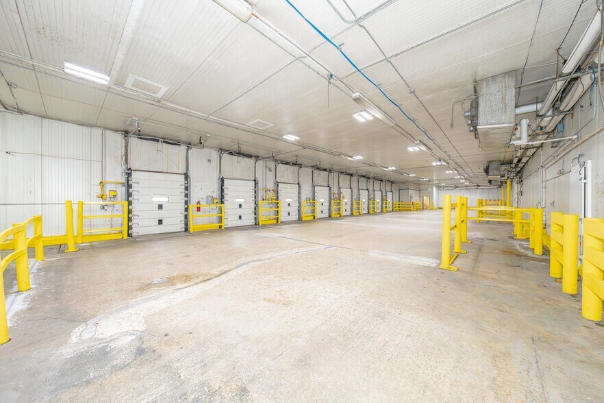 More Photos Of 18770 NE 6th Ave, Miami Refrigeration Cold Storage For Lease