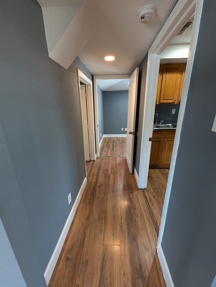 More Photos Of 1901 W Sligh Ave, Tampa Office For Sale