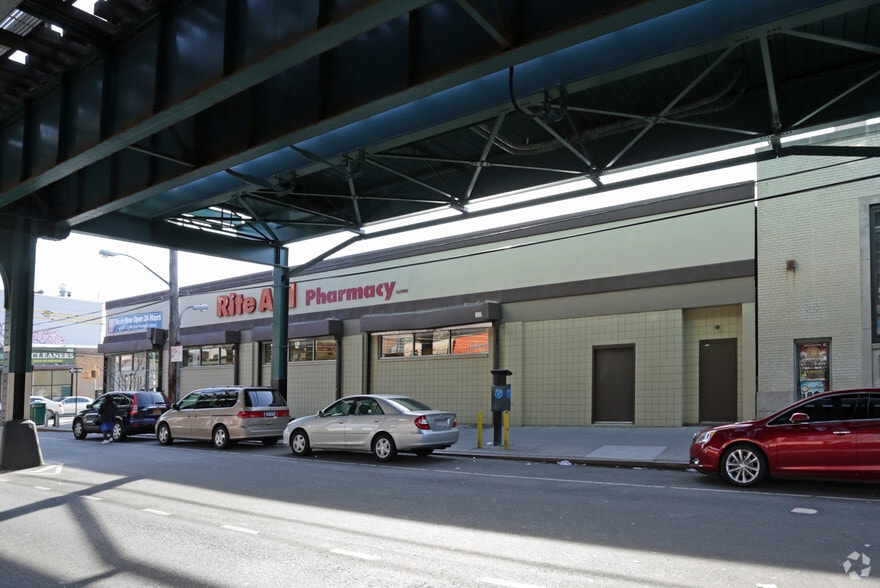 More Photos Of 4151 White Plains Rd, Bronx Drugstore For Lease
