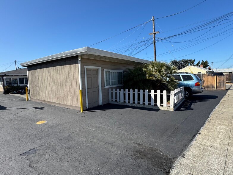 More Photos Of 19465 Meekland Ave, Cherryland Apartments For Sale