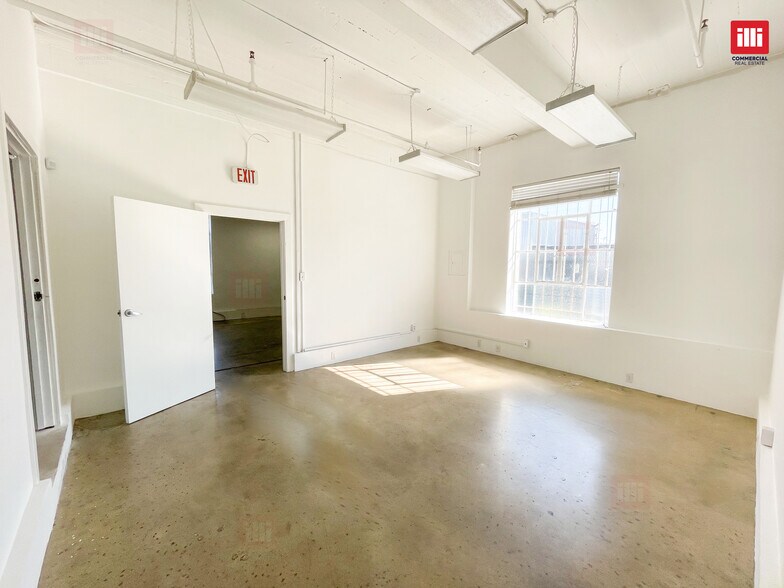 More Photos Of 1050-1054 N Cahuenga Blvd, Los Angeles Showroom For Lease