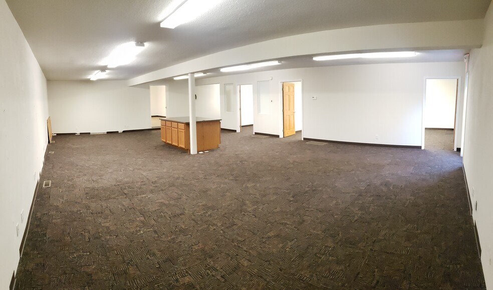 More Photos Of 528 E Main St, Park Hills Unknown For Lease