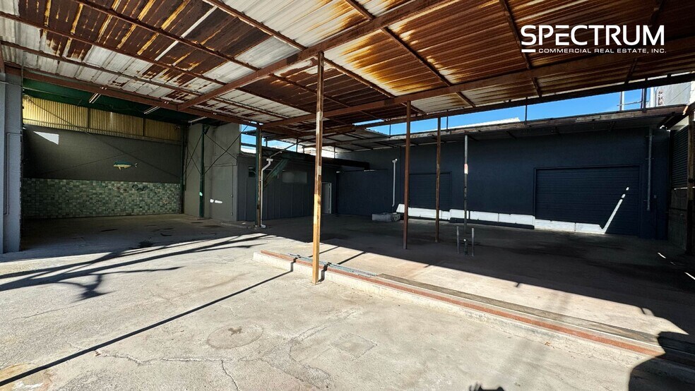 More Photos Of 16021 Arminta St, Van Nuys Warehouse For Sale