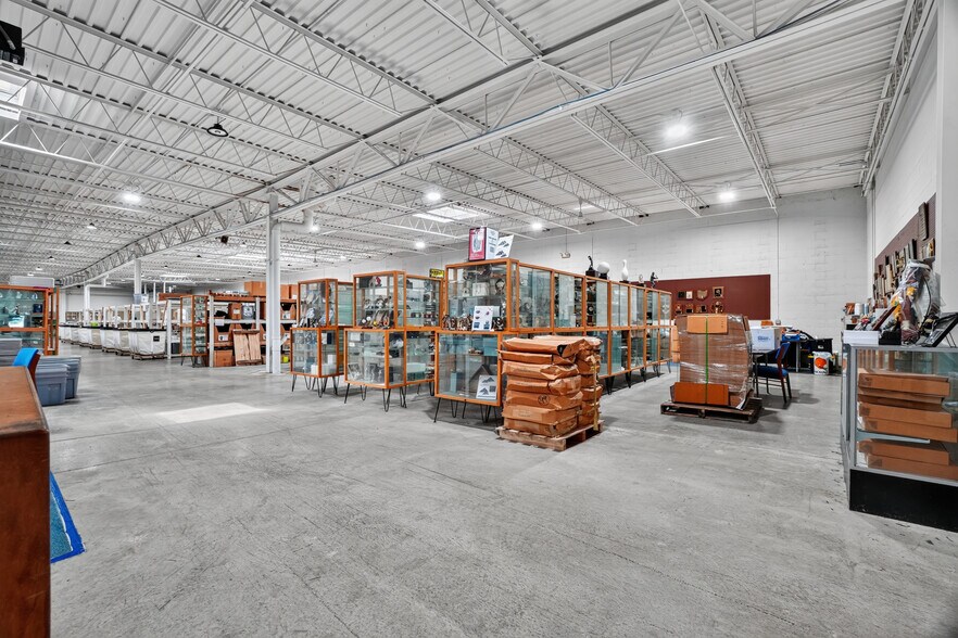 More Photos Of 1695 Joseph Lloyd Pky, Willoughby Warehouse For Sale