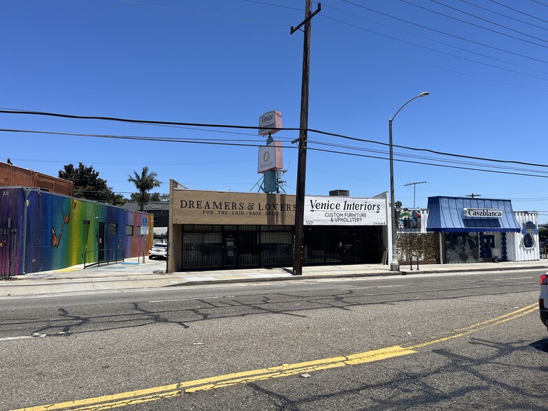 Primary Photo Of 214 Lincoln Blvd, Venice Storefront For Lease