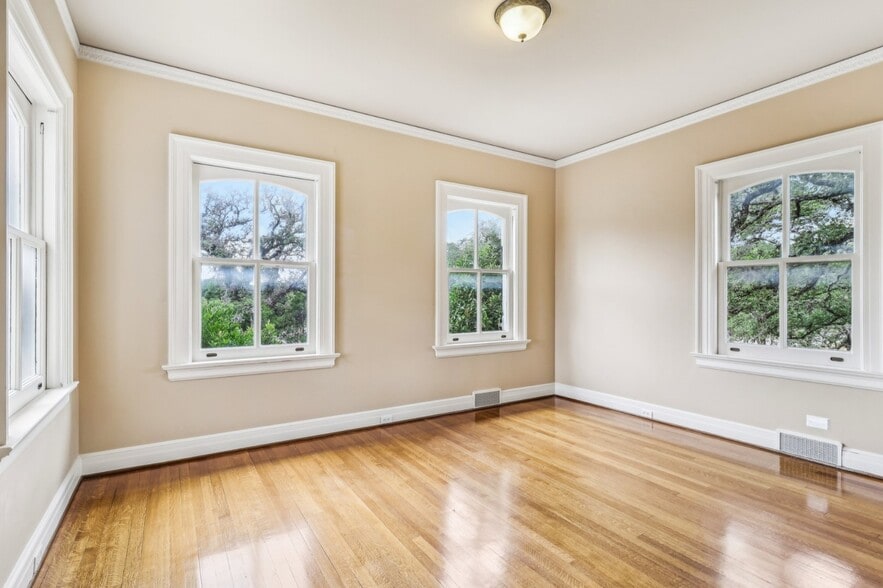 More Photos Of 7735 Mocking Bird Ln, San Antonio Lodge Meeting Hall For Sale