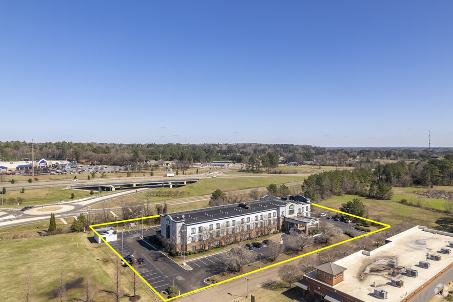 More Photos Of 129 Brickerton St, Columbus Hotel For Sale