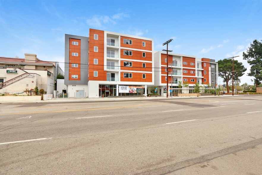 More Photos Of 18401 Nordhoff St, Northridge Apartments For Lease