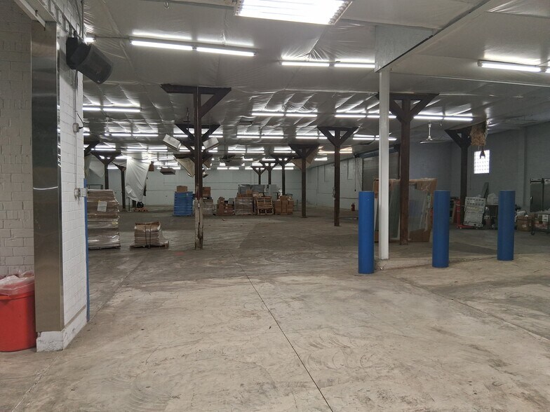 More Photos Of 800 S Morrison Ave, Collinsville Warehouse For Sale