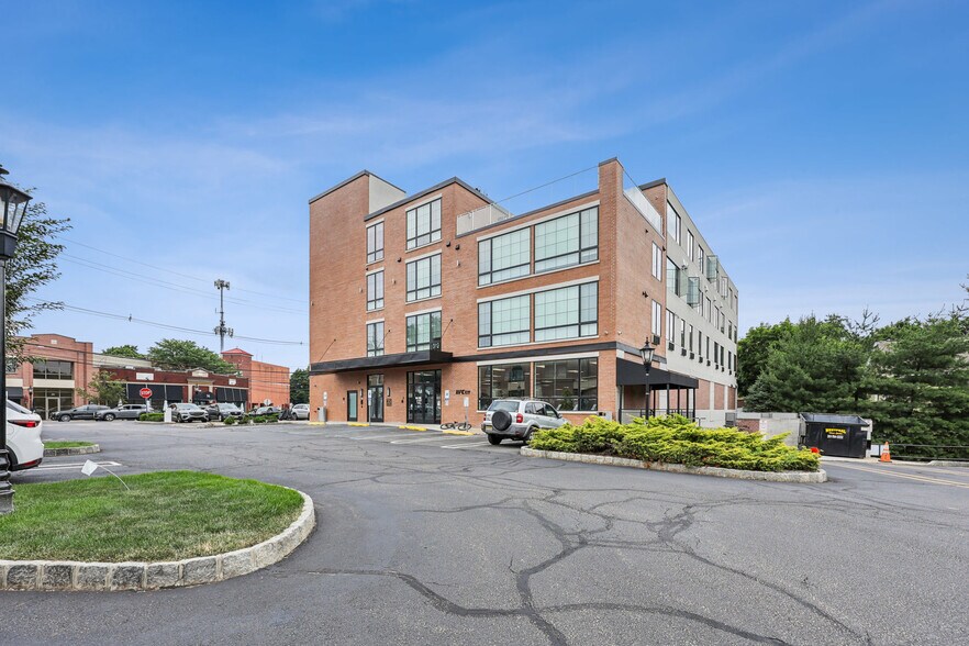 More Photos Of 35 Jefferson Ave, Westwood Health Club For Lease