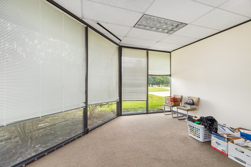More Photos Of 14411 Cornerstone Village Dr, Houston Office For Sale