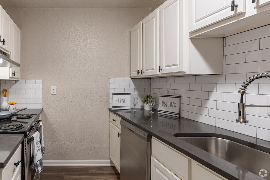 More Photos Of 55 Pharr Rd NW, Atlanta Apartments For Sale