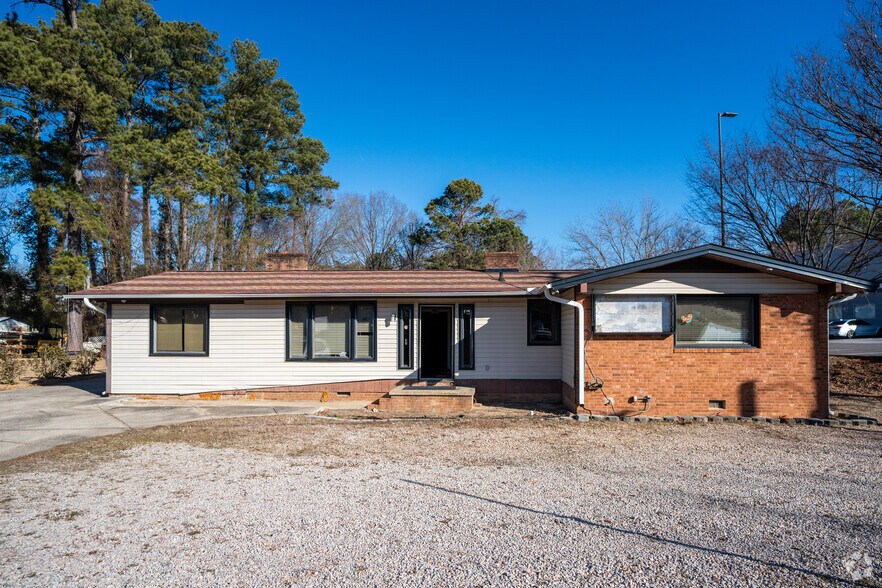 More Photos Of 1613 Ronald Dr, Raleigh Auto Dealership For Sale