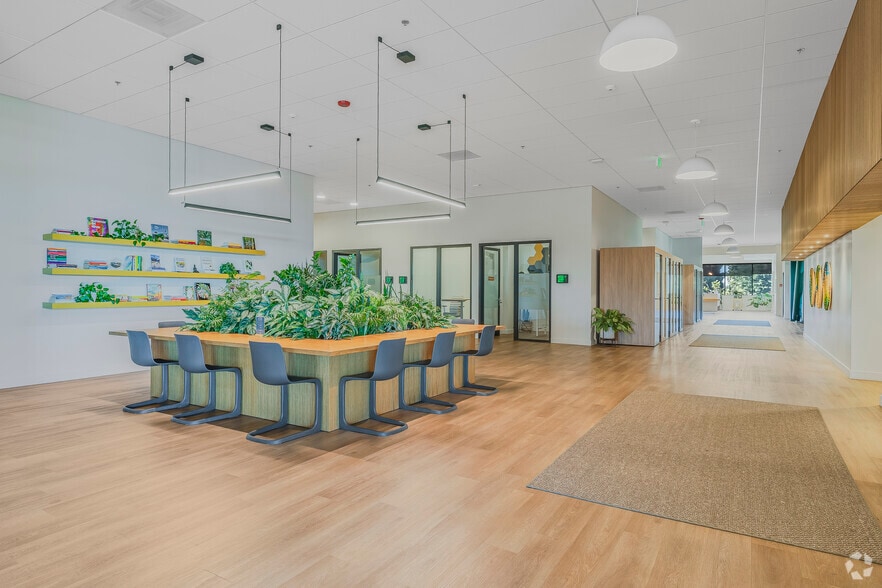 More Photos Of 1400-1500 Valley House Dr, Rohnert Park Unknown For Lease