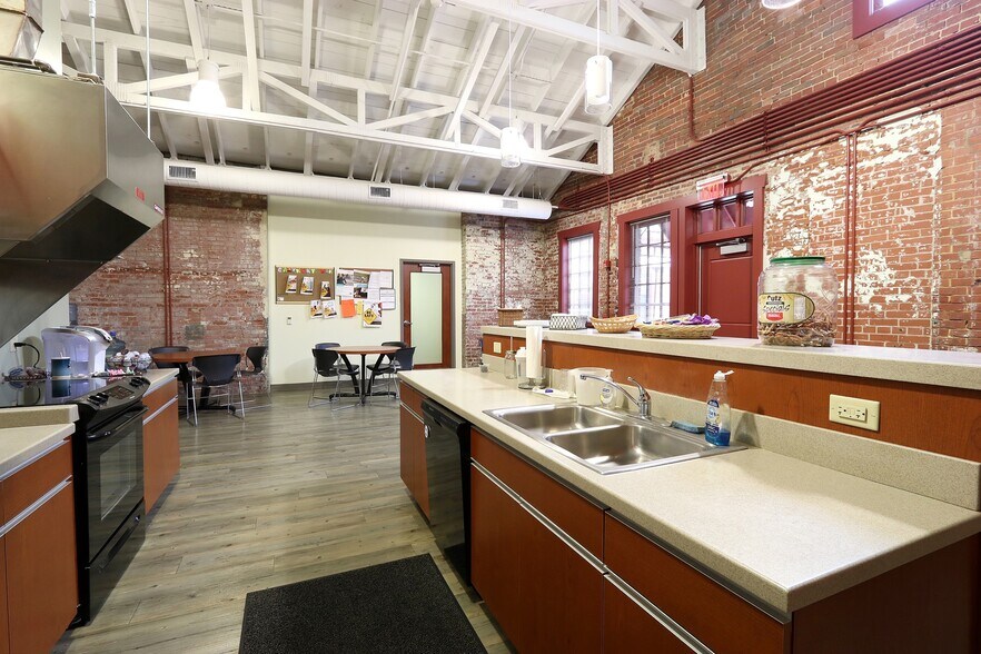 More Photos Of 100-256 Match Factory Pl, Bellefonte Medical For Lease