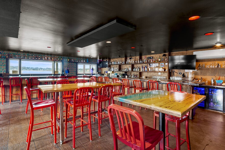 More Photos Of 116 Aquidneck Ave, Middletown Restaurant For Sale