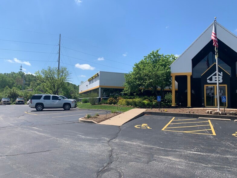 More Photos Of 12181 Prichard Farm Rd, Maryland Heights Office For Sale