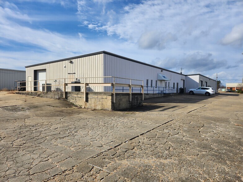 More Photos Of 712-722 Oliver Rd, Montgomery Light Distribution For Sale