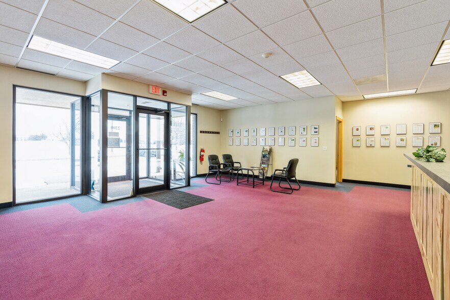 More Photos Of 2200 Gannett Ave, Des Moines Office For Sale