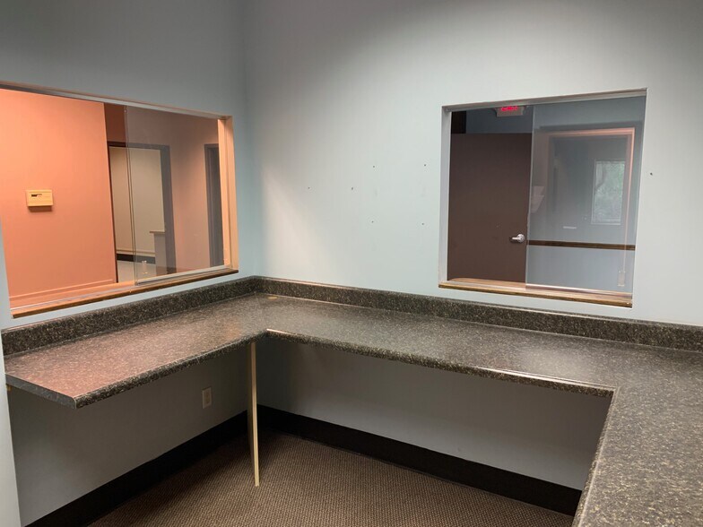 More Photos Of 25 Hospital Center Blvd, Hilton Head Medical For Lease