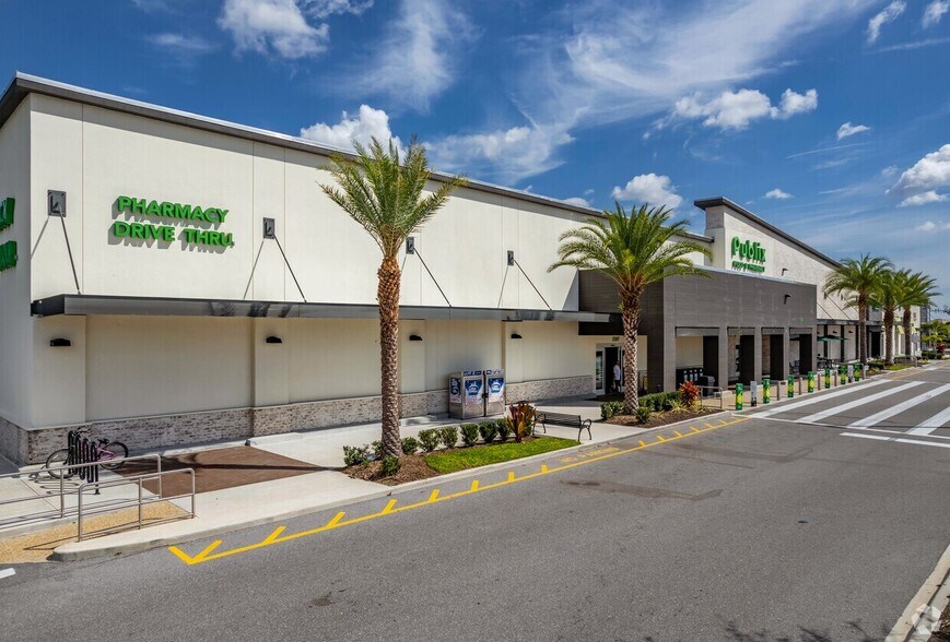 More Photos Of 7353 University Pky, Bradenton Supermarket For Lease