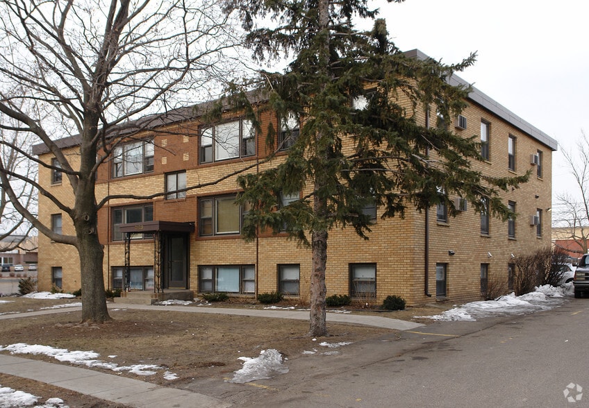 Primary Photo Of 2125-2133 Pascal St, Roseville Apartments For Sale