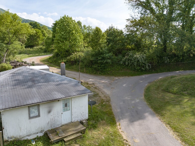 More Photos Of 94 Providence Pl, Waynesville Storefront Retail Office For Sale