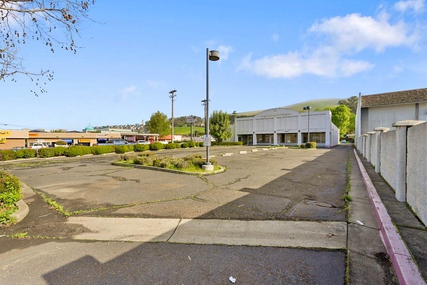 More Photos Of 29490-29496 Mission Blvd, Hayward Office For Sale