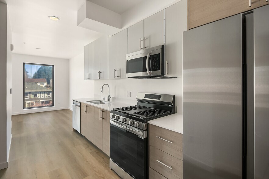 More Photos Of 9736 Greenwood Ave N, Seattle Apartments For Sale