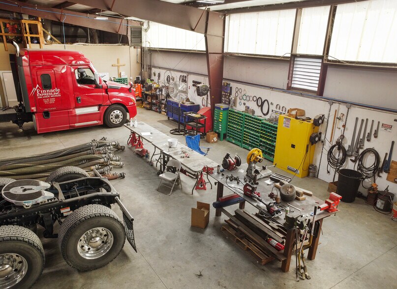 More Photos Of 9854 US Highway 271, Tyler Warehouse For Sale