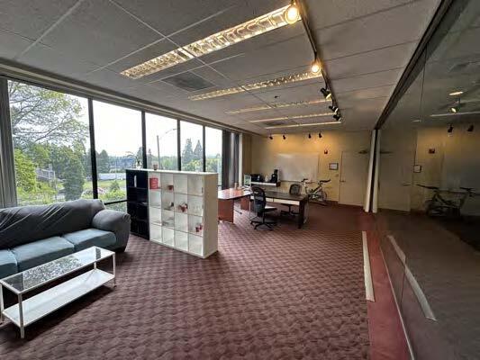 More Photos Of 2828 S Corbett Ave, Portland Office For Sale