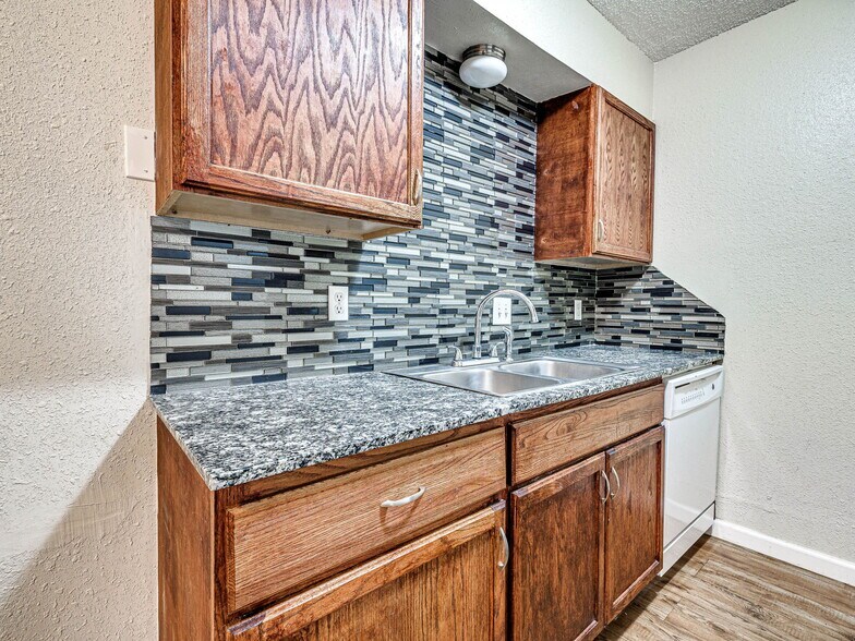 More Photos Of 7404 Lyrewood Ln, Oklahoma City Apartments For Sale