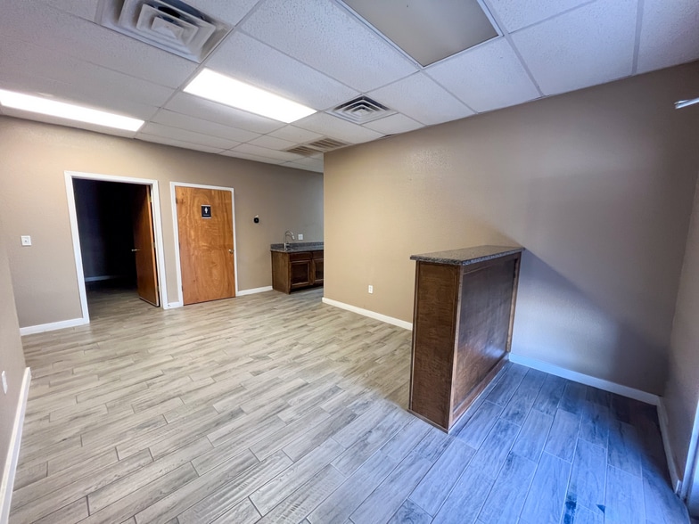 More Photos Of 132 Nell Deane Blvd, Schertz Warehouse For Lease