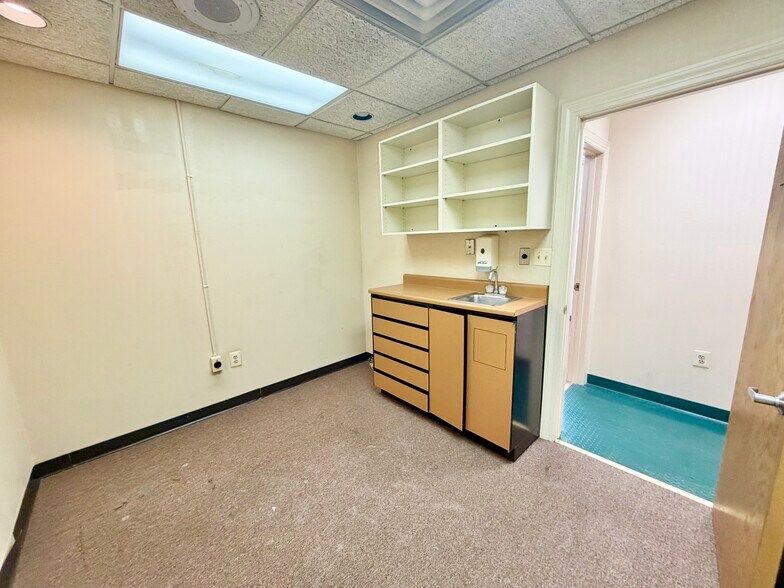 More Photos Of 853-855 Grove St. st, Irvington Healthcare For Lease