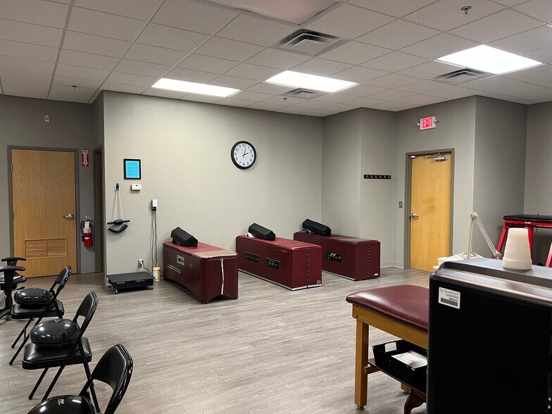 More Photos Of 4625 Red Bank Rd, Cincinnati Medical For Lease
