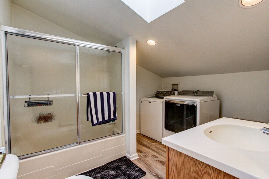 More Photos Of 3328 Huntingdon Pike, Huntingdon Valley Service For Sale