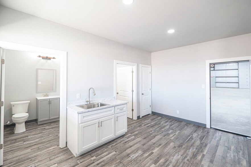 More Photos Of 14010 W Silver Fox Trl, Odessa Warehouse For Sale