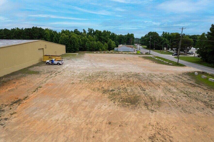 More Photos Of 619 N Main St, Warrenton Warehouse For Lease