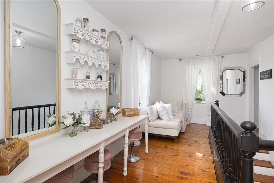 More Photos Of 667 Hustle Rd, Hustle Winery Vineyard For Sale