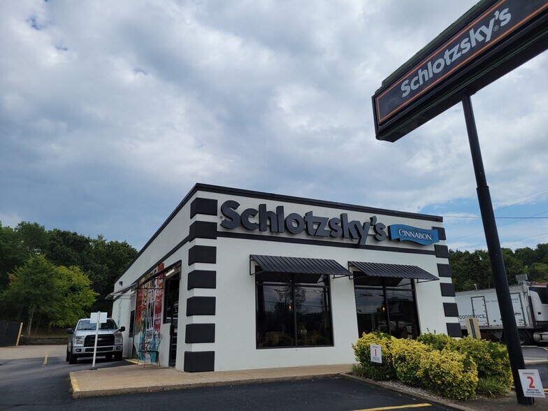 More Photos Of 2548 N College Ave, Fayetteville Restaurant For Sale